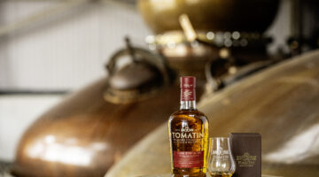 Cask Strength bottle_w_dram in Glencairn and box.jpg
